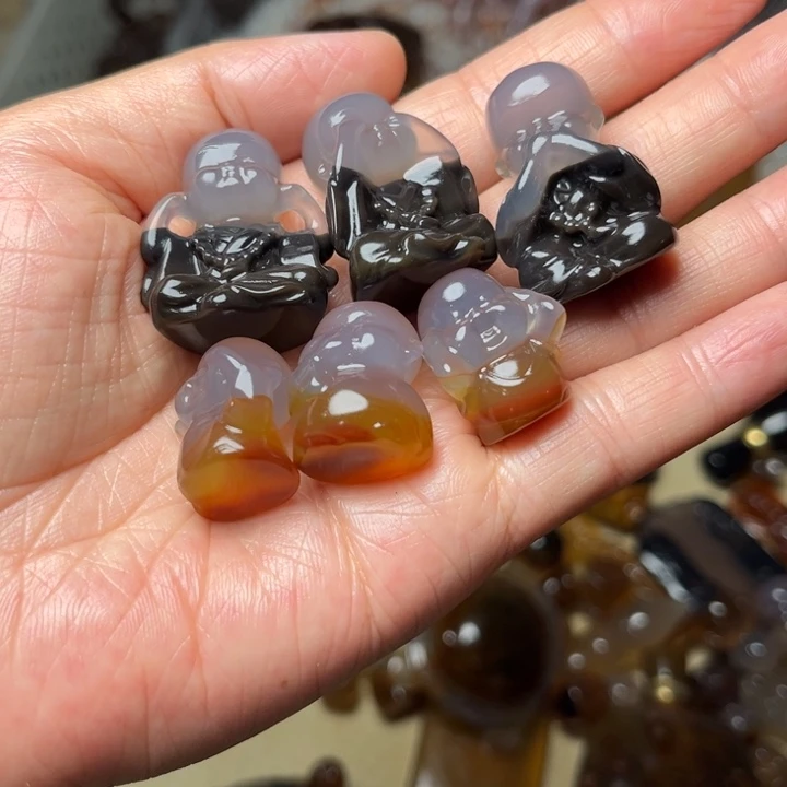 溱***濛未镶嵌玛瑙/玉髓珠宝奇石