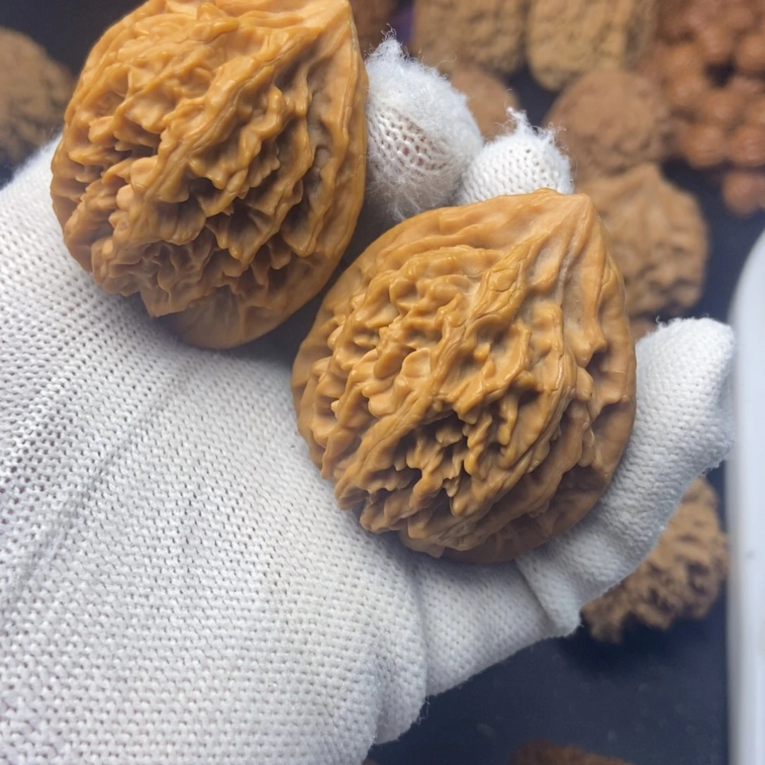 文玩核桃吊坠愿****盈秦岭核桃鸡心