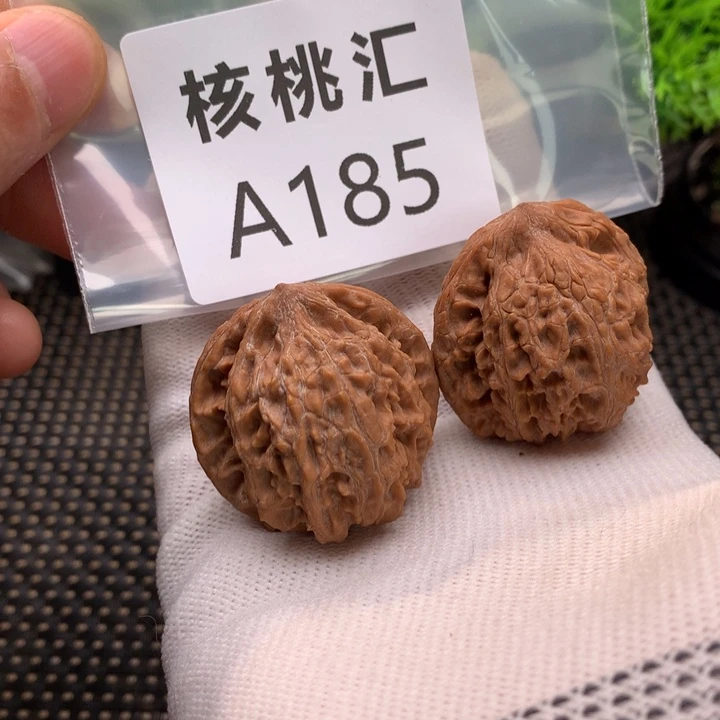 文玩核桃把件野生34