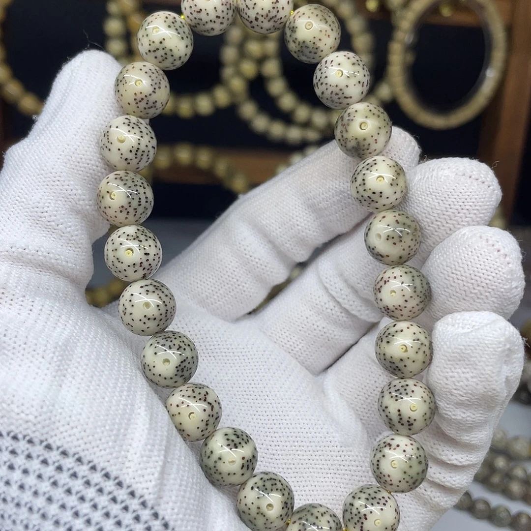 吊坠星月菩提11圆珠，大眼睛小细星