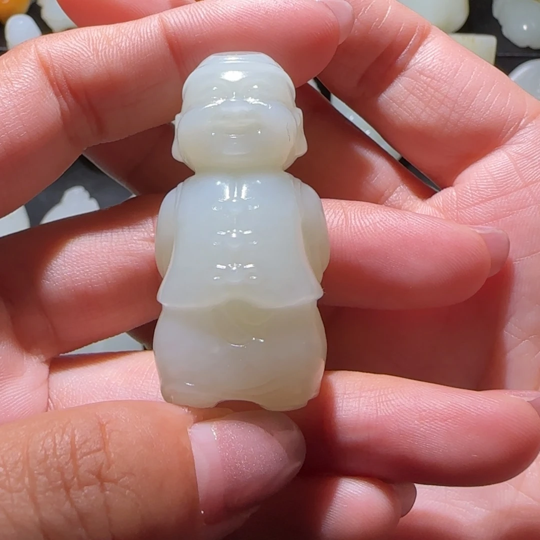 临***行和田玉未镶嵌颈饰