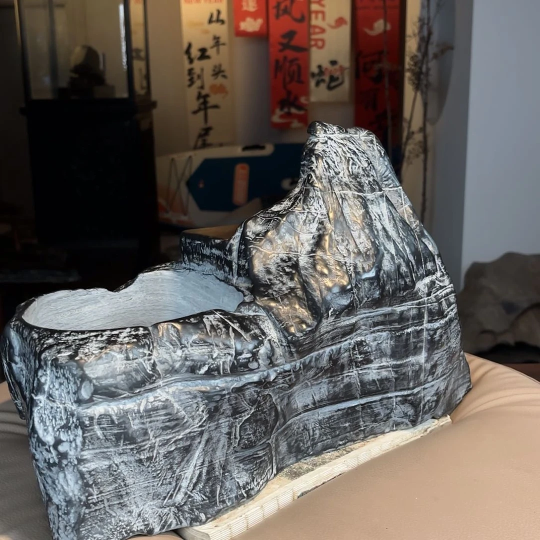 黄***邪笔洗灵璧石原石打造而成的器物