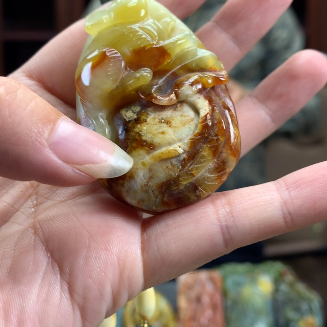 未镶嵌蛇纹石玉颈饰