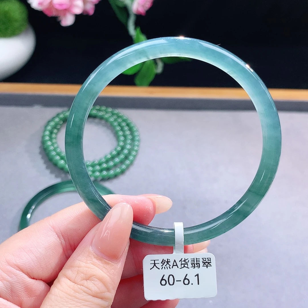 未镶嵌手镯（圆镯）翡翠