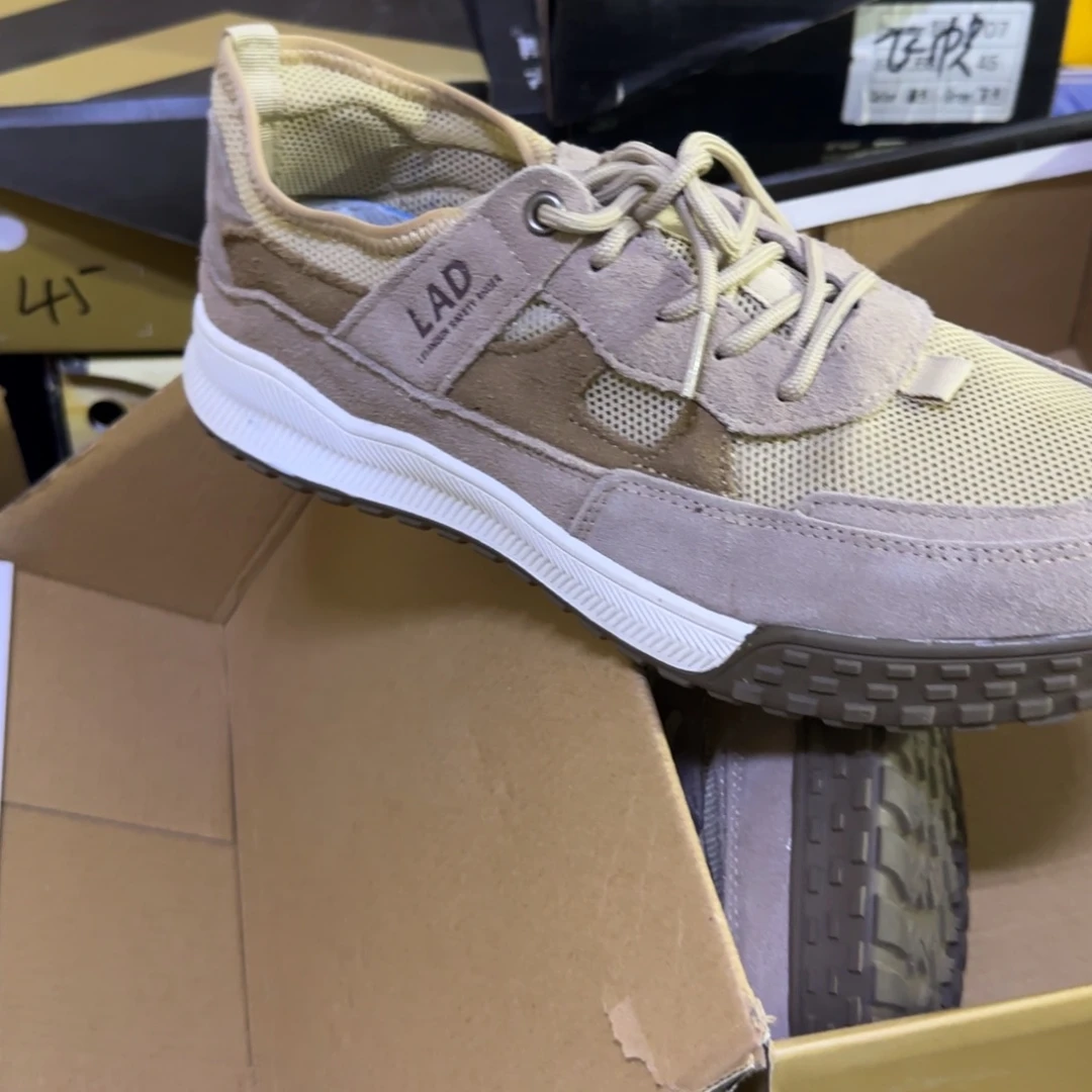 防砸防刺劳保鞋。593