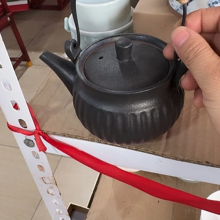 主人杯一个，瓷。。。