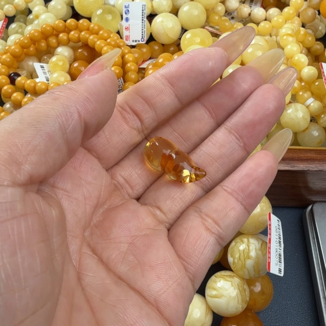琥珀未镶嵌珠宝奇石