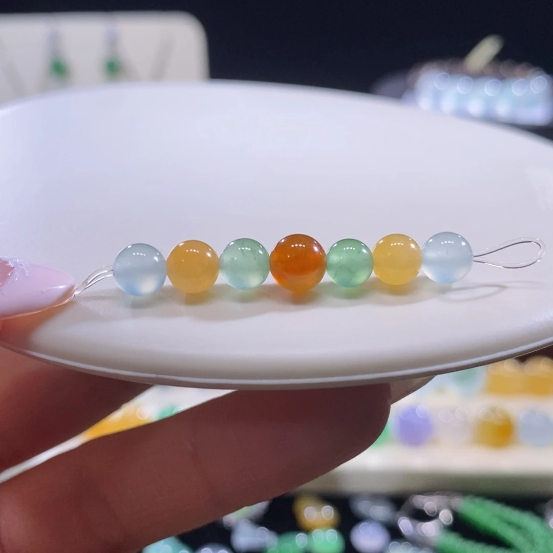 翡翠未镶嵌颈饰翡翠糖果色系搭配