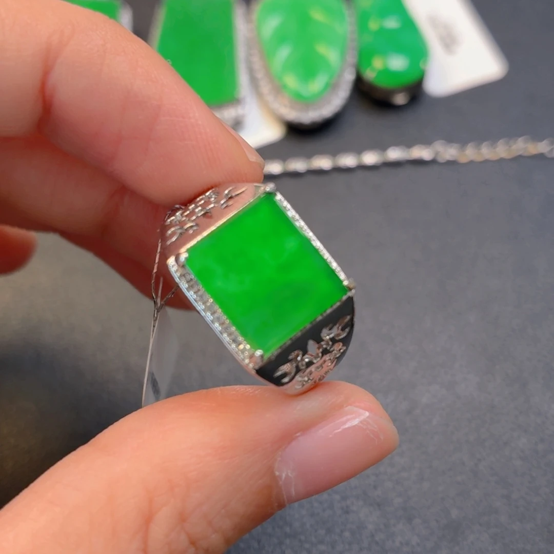 翡翠银S925镶嵌颈饰戒指