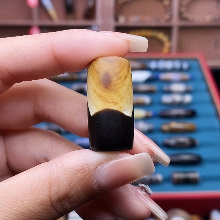 秋***好玛瑙/玉髓未镶嵌颈饰