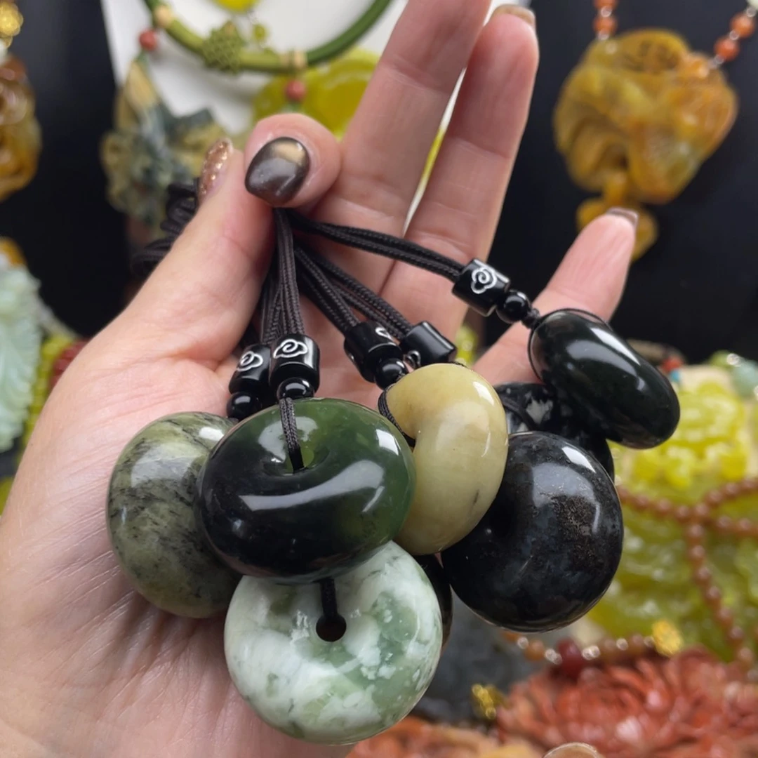 未镶嵌蛇纹石玉颈饰