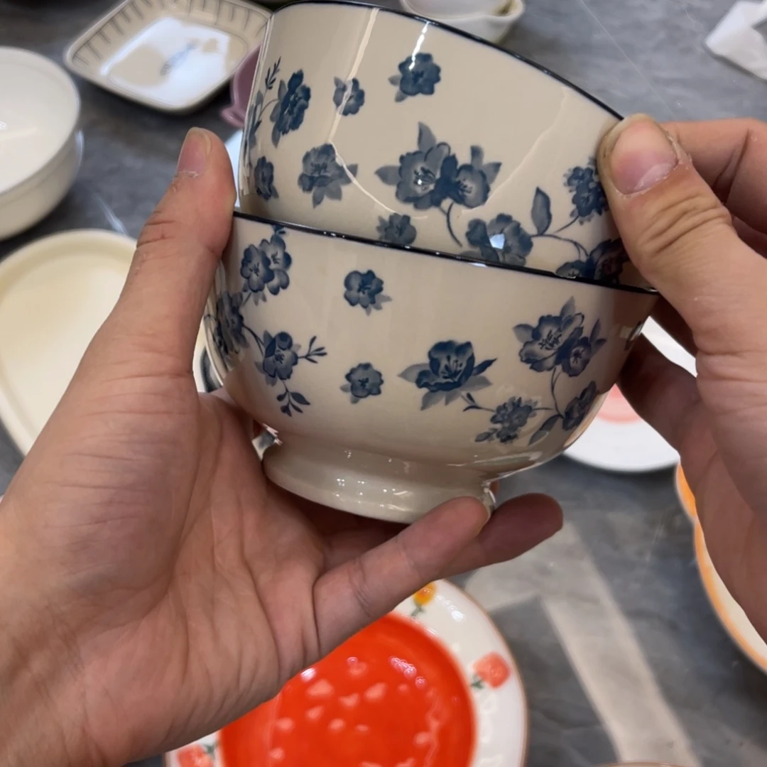 陶瓷微瑕餐具介意勿拍，满18飞！