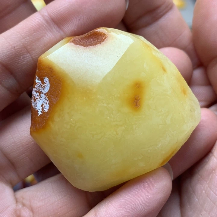 未镶嵌定制琥珀蜜蜡工坊原石定制