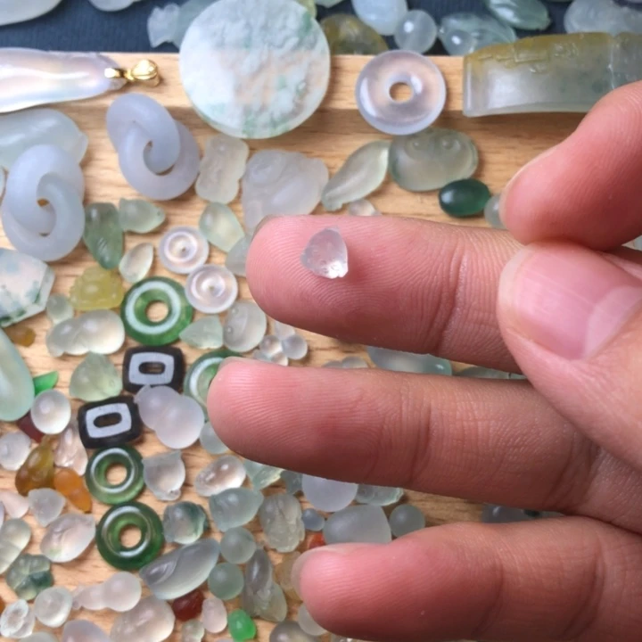 定制翡翠未镶嵌挂件