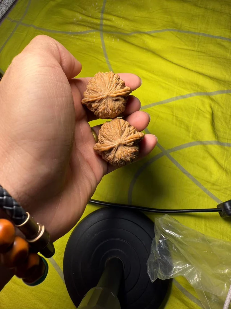 文玩核桃磨盘狮子头四座楼