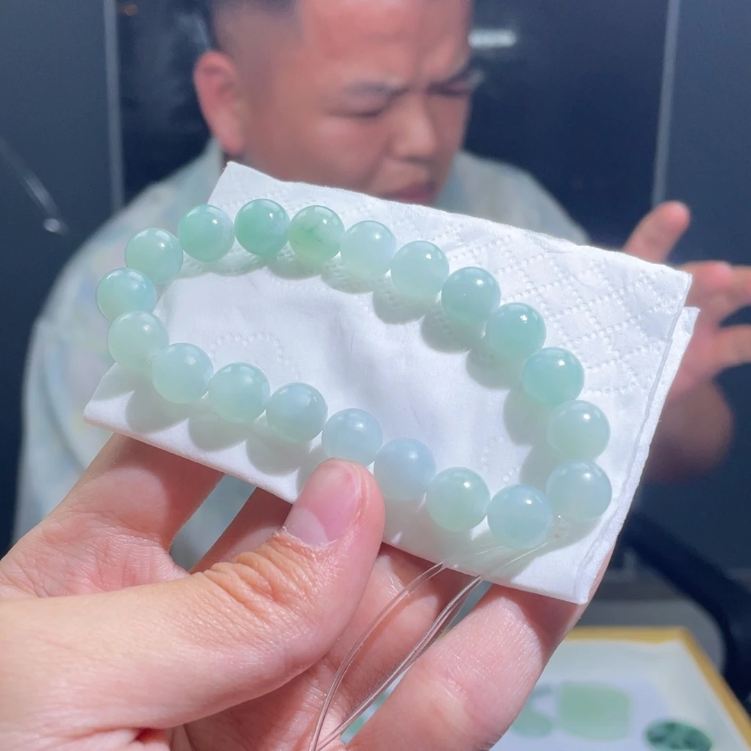 定制翡翠未镶嵌手串