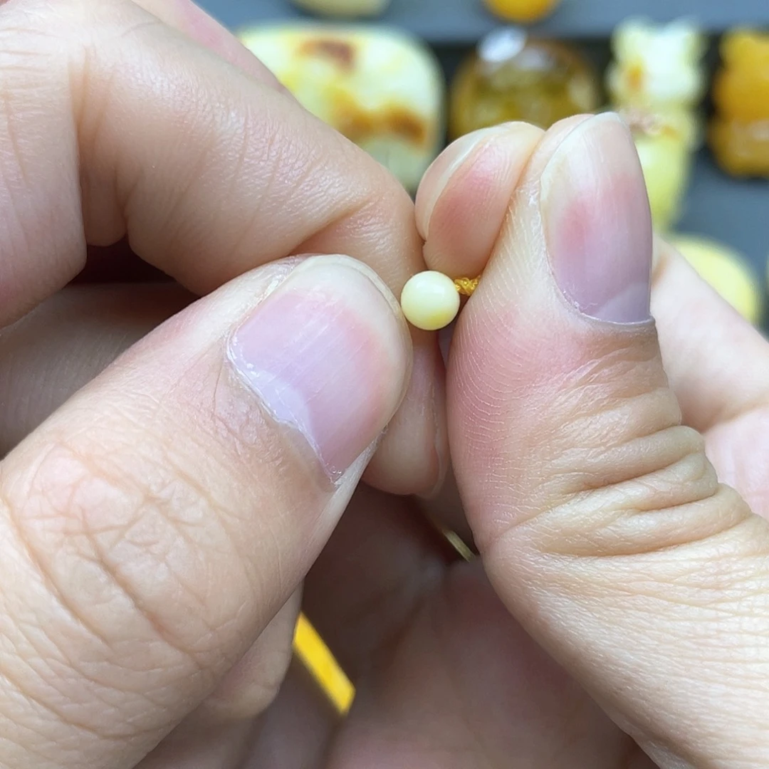 琥珀裸石未镶嵌l*蜜蜡