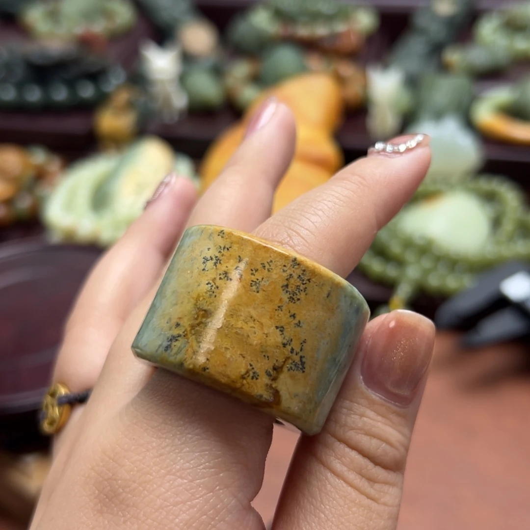 和田玉未镶嵌珠宝奇石