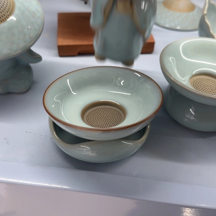 微瑕天青金边圆口茶漏