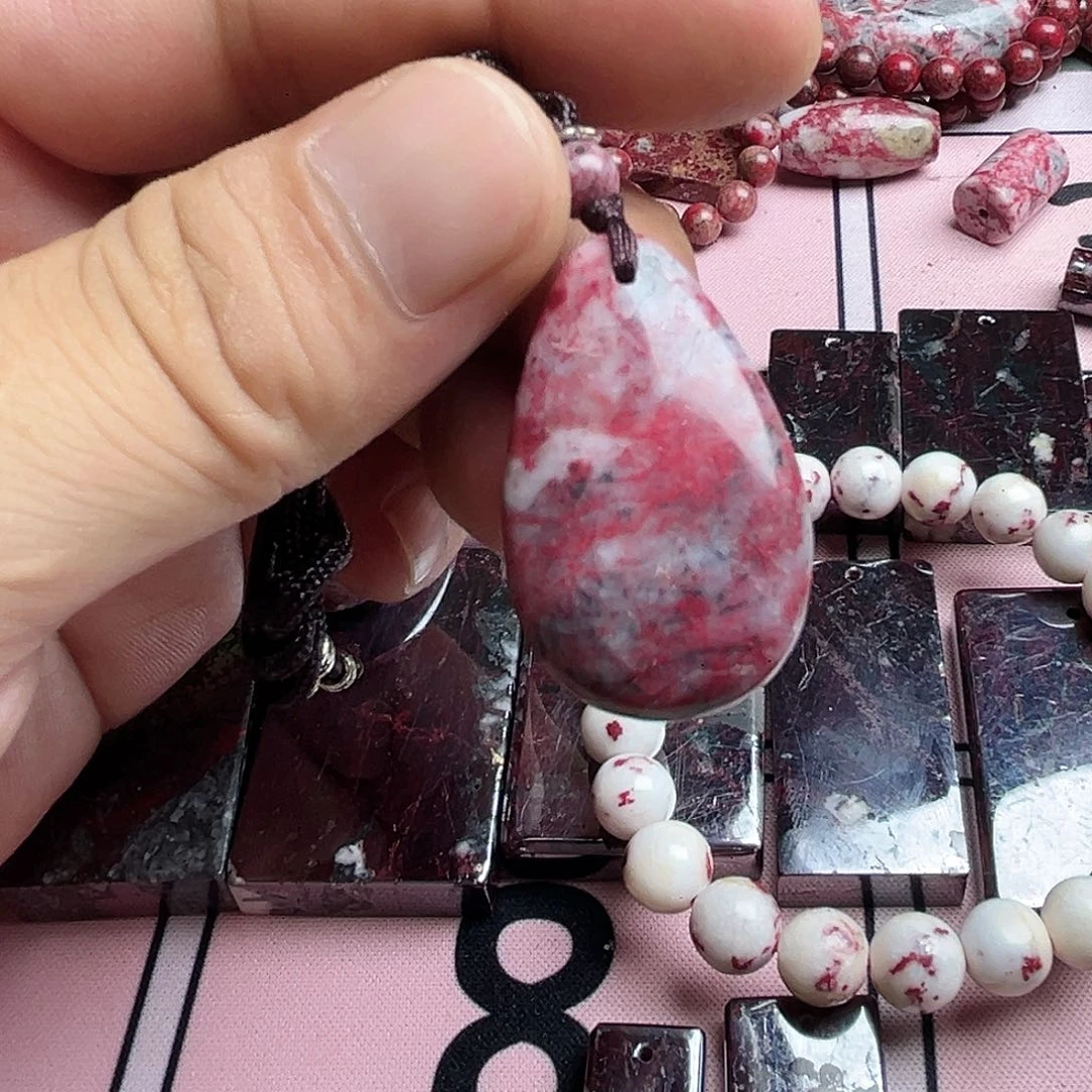 紫砂天然朱砂辰石吊坠