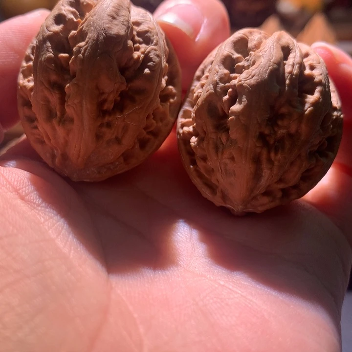 文玩核桃吊坠楸玥核90浮黄