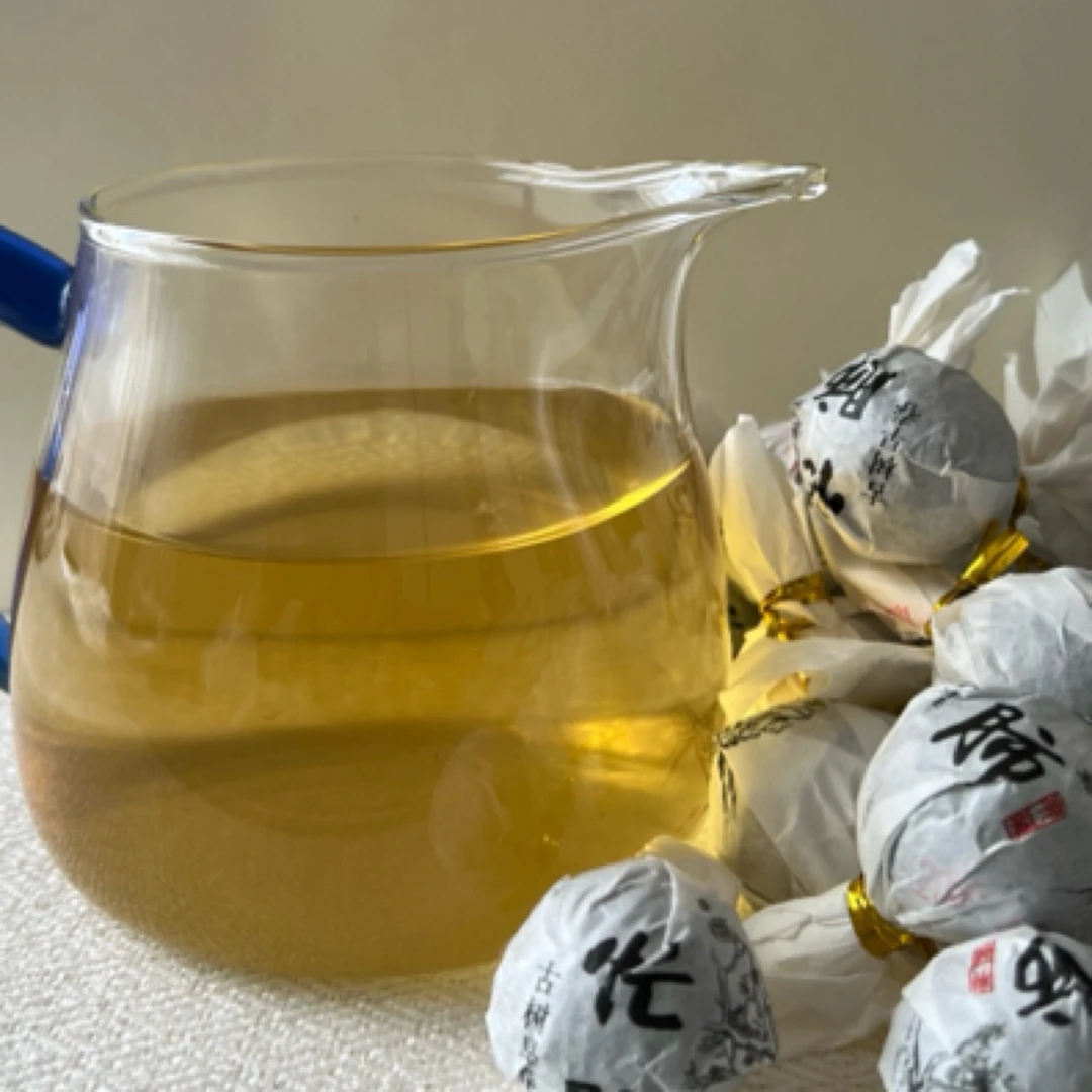 放漏!云南古树茶忙肺正山2024年头春生茶8g龙珠便携罐装28颗一罐