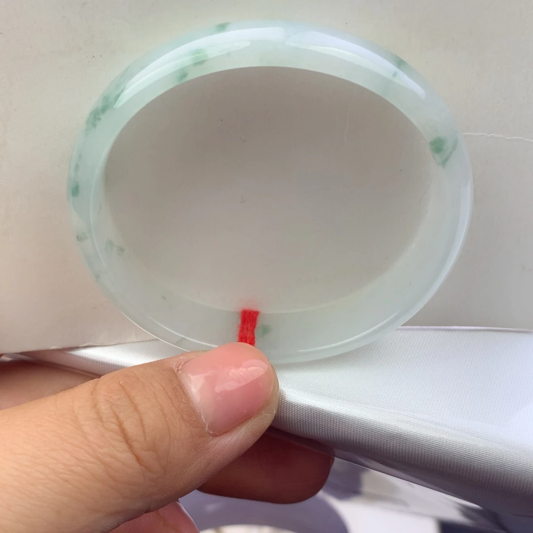 未镶嵌手镯（贵妃镯）翡翠纯天然