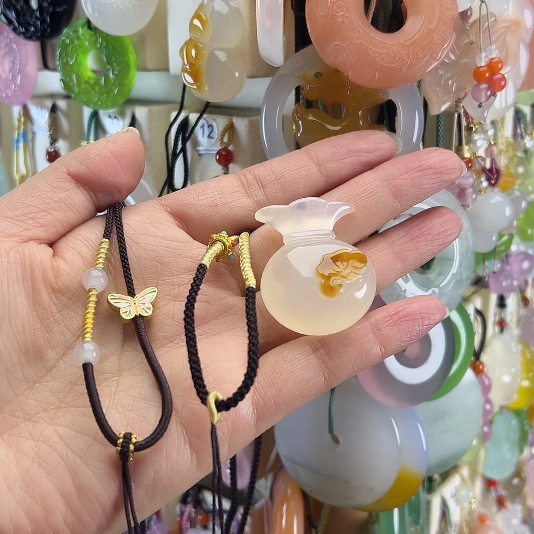 家***安玛瑙/玉髓未镶嵌颈饰