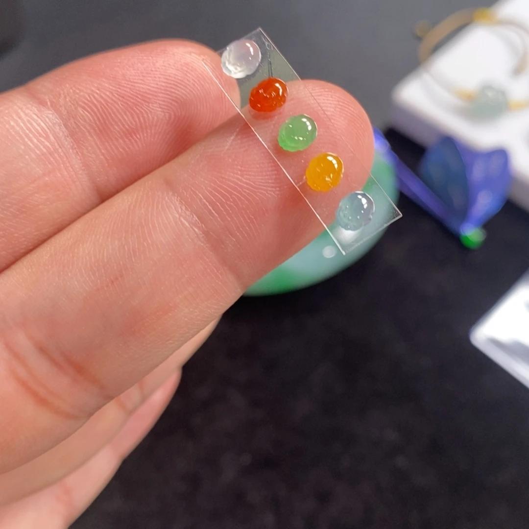 翡翠裸石五彩金蟾