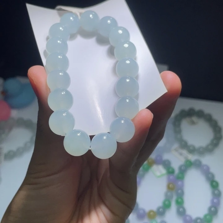 未镶嵌定制翡翠听**的翡翠