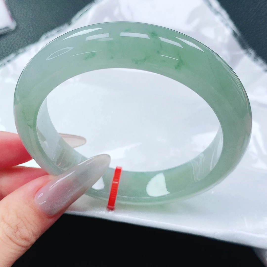 翡翠手镯未镶嵌58圈