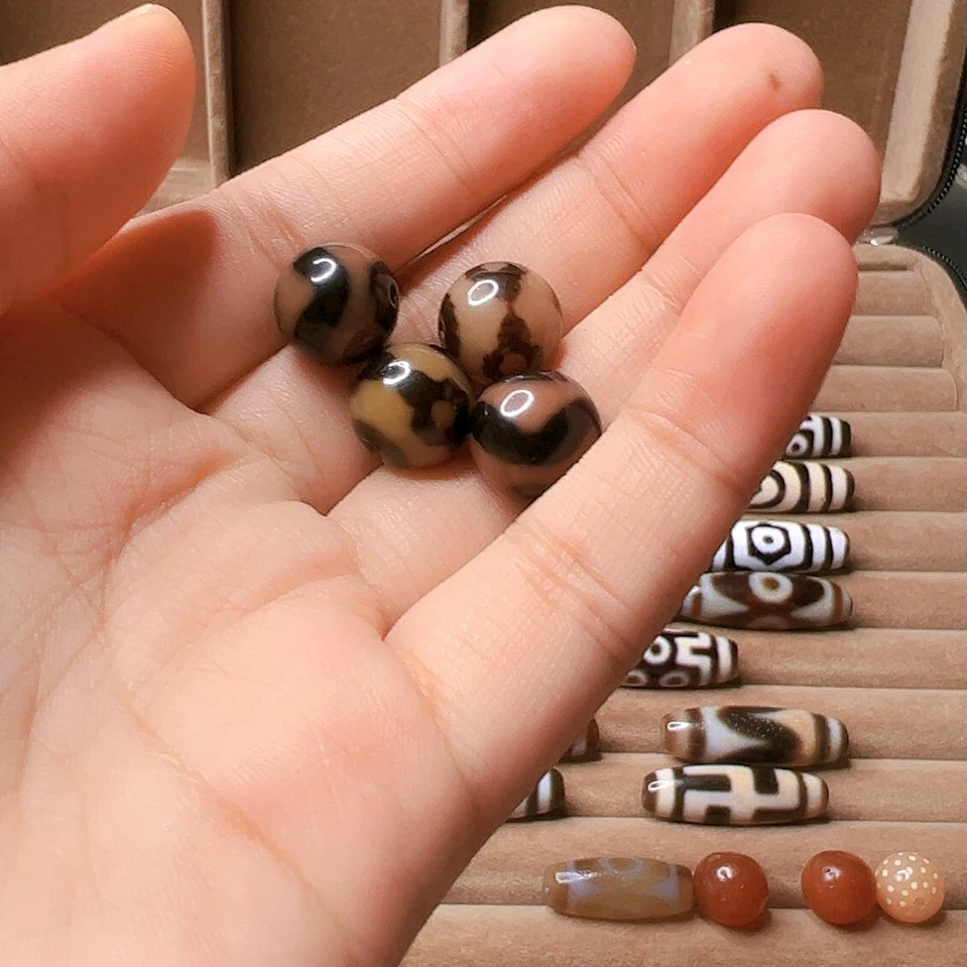 小***刀玛瑙/玉髓颈饰未镶嵌