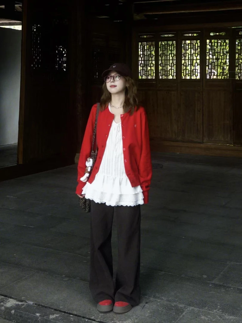 2025秋季新款韩系气质红色针织开衫白色蕾丝吊带背心阔腿裤三件套