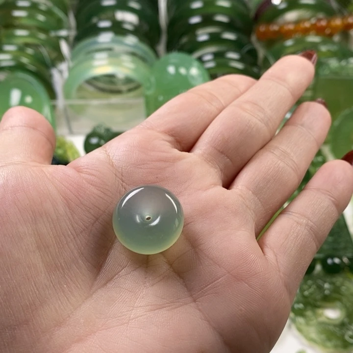 未镶嵌蛇纹石玉颈饰