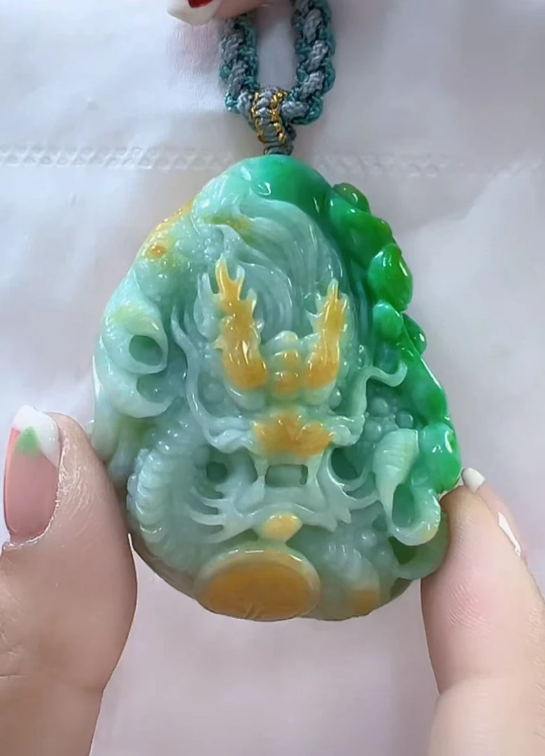 天然翡翠A货孤品吊坠123