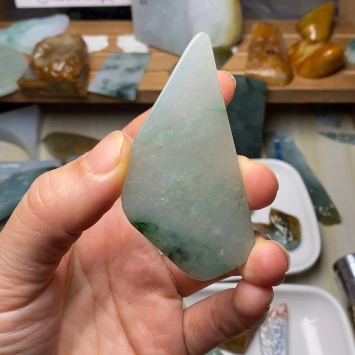 翡翠未镶嵌颈饰天然
