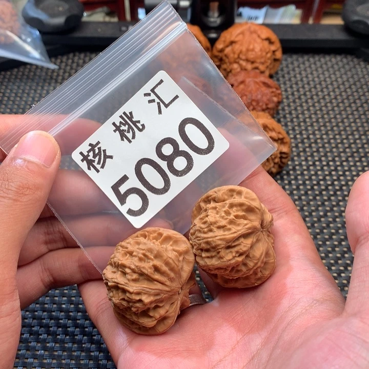 文玩核桃吊坠凤凰岭