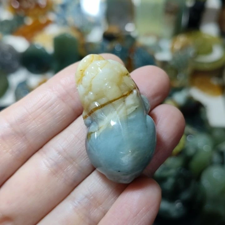 岫玉未镶嵌挂坠款式