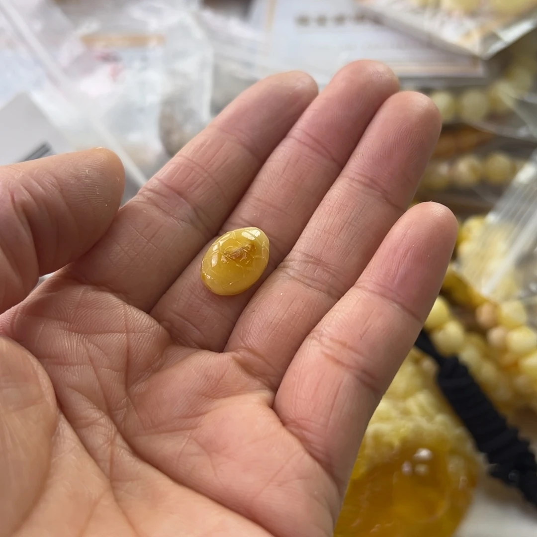 琥珀珠宝奇石未镶嵌