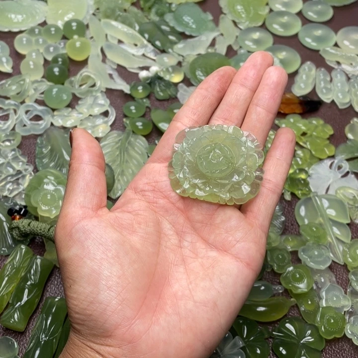 合金蛇纹石玉颈饰