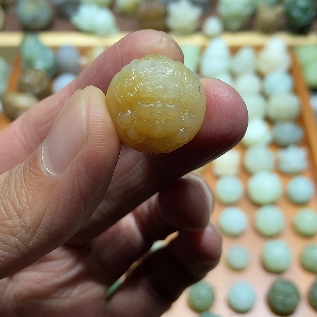 和田玉未镶嵌颈饰定制
