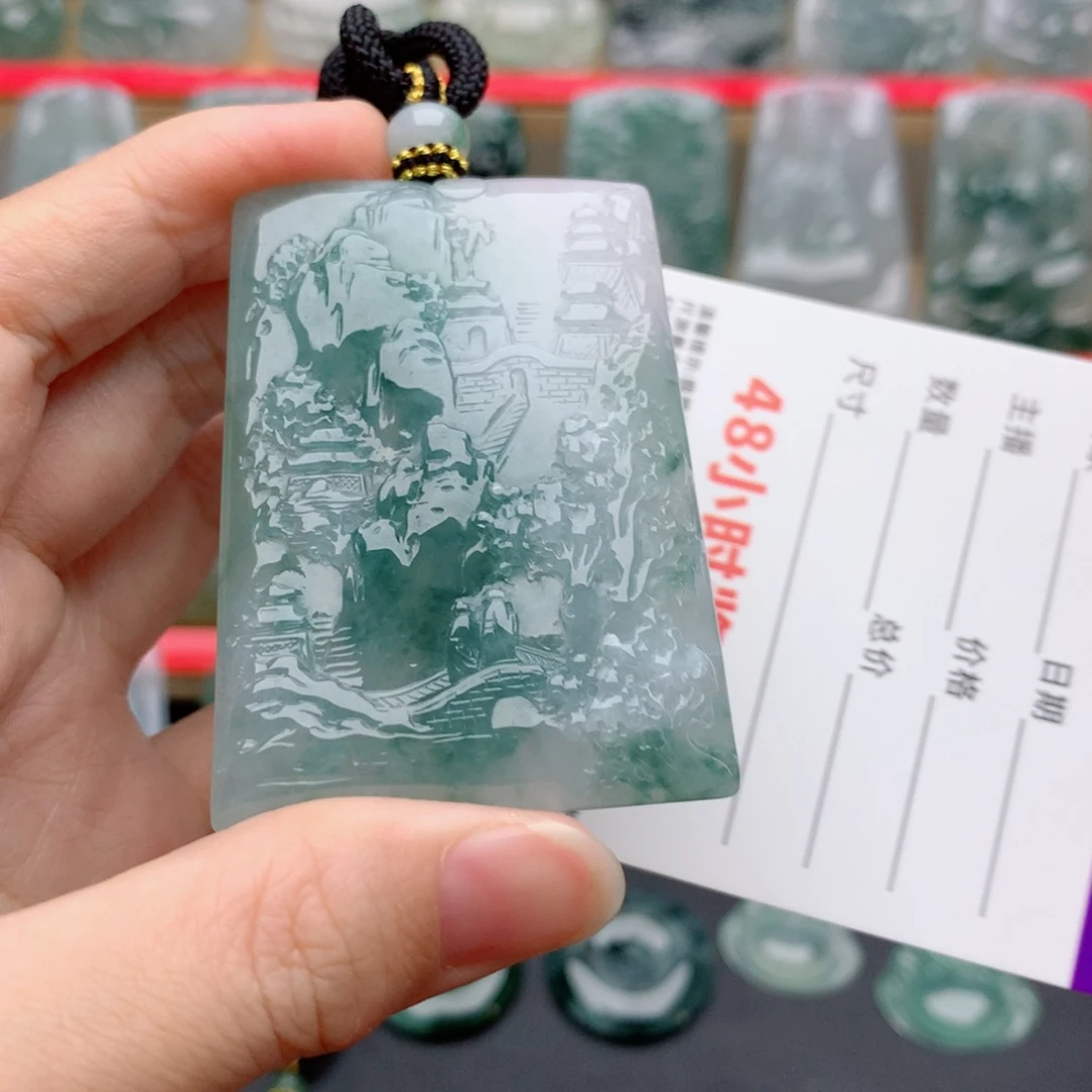 叶***撒翡翠未镶嵌颈饰山水