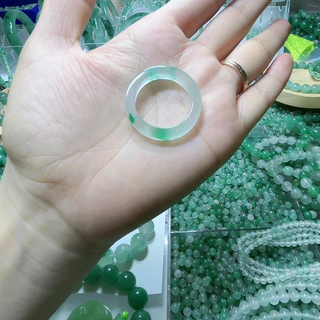 石英质玉手串未镶嵌高冰飘花戒指