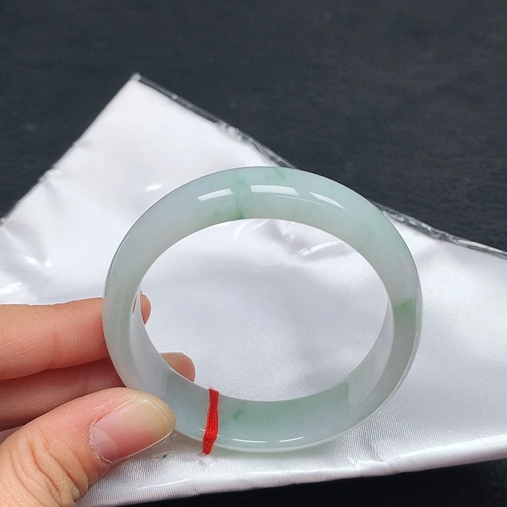 未镶嵌手镯（贵妃镯）翡翠55圈