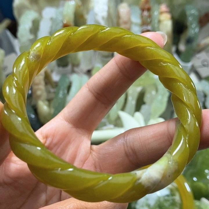 未镶嵌岫玉手镯57