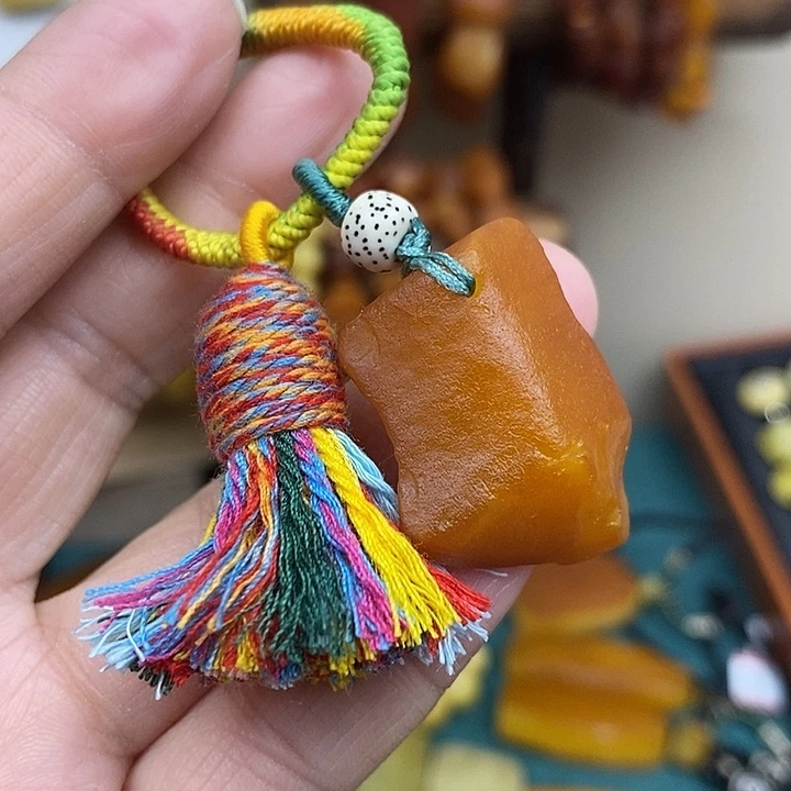 蜜蜡未镶嵌裸石钥匙扣