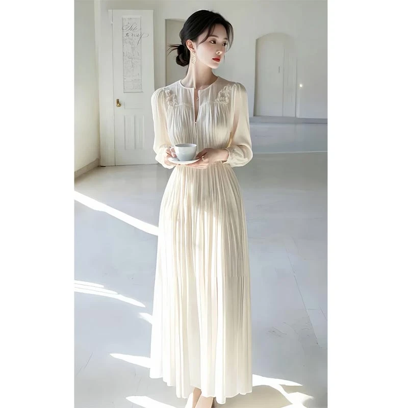 高级感法式白色长裙女2025春季新款仙女裙约会度假必备减龄连衣裙