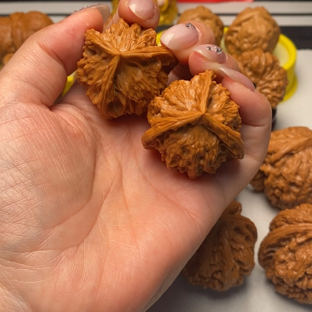 核桃老*儿文玩核桃三棱