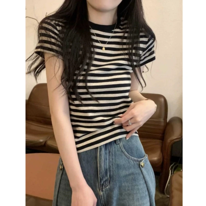 2025春韩系正肩条纹短袖T恤女新款美式酷辣小上衣设计感小众体恤