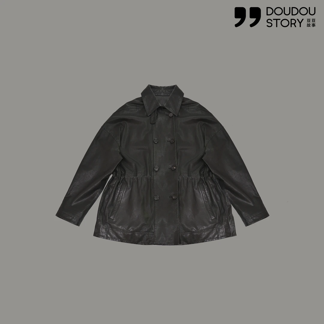 HALUNGLE/海伦格丽  Y9206  时尚双排扣翻领抽绳中长款皮衣dy